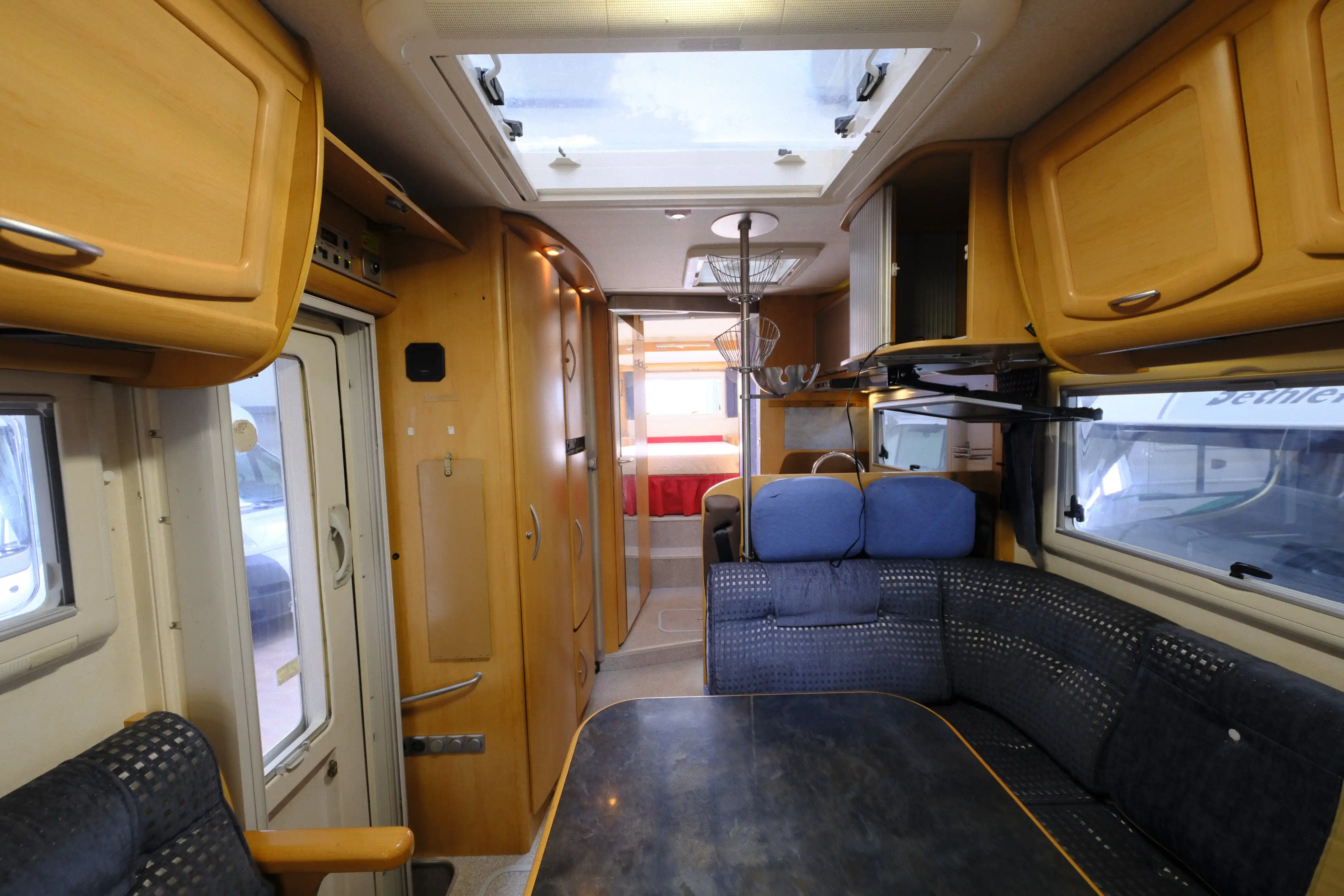 FRANKIA I 650 QS Holiday Class